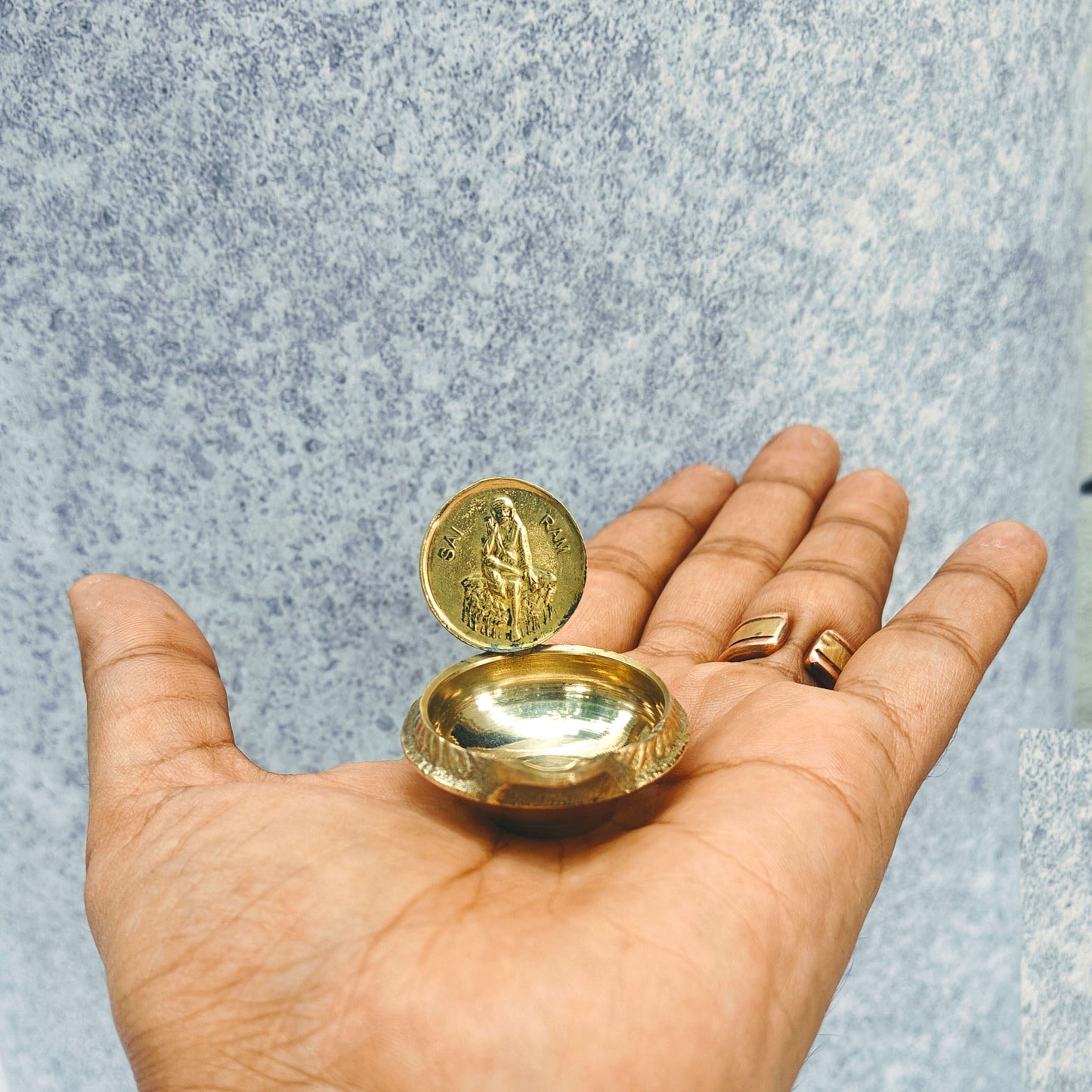 SHINDE EXPORTS Shirdi Saibaba Figure Golden Brass Diya for puja for Home Decor