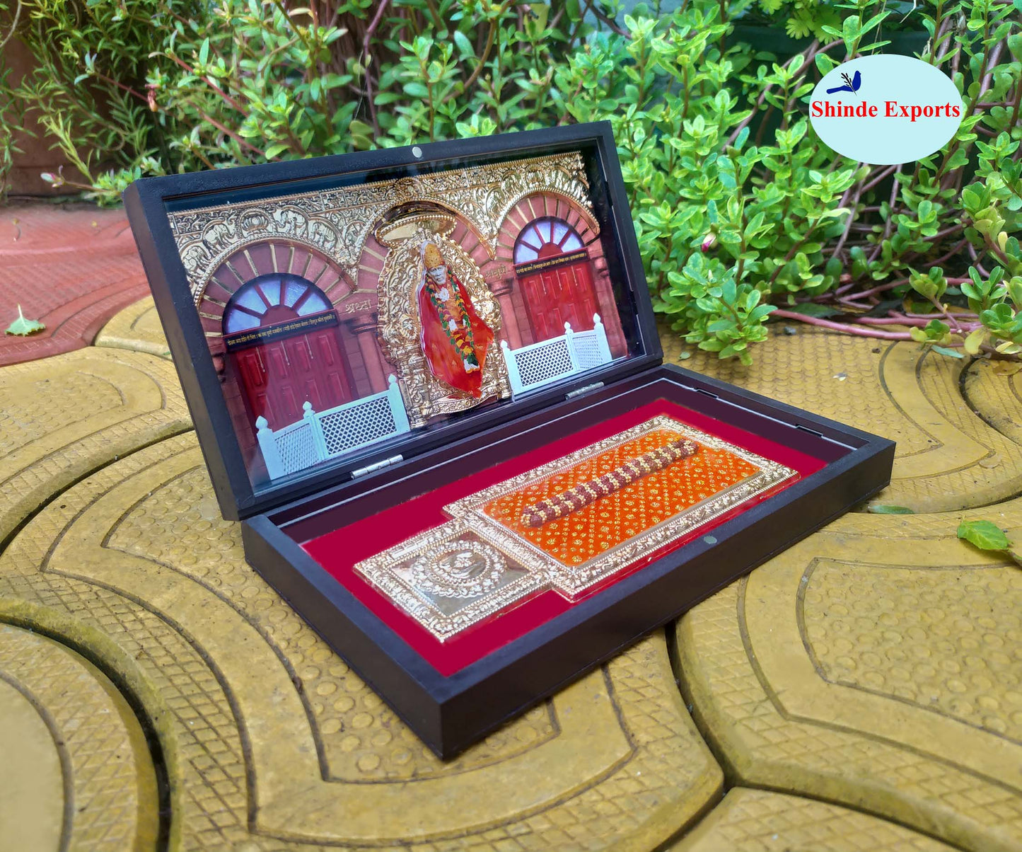 SHINDE EXPORTS Shirdi Sai Baba Decorative Photo Frame box with Charan Paduka for God Pooja and Gift.