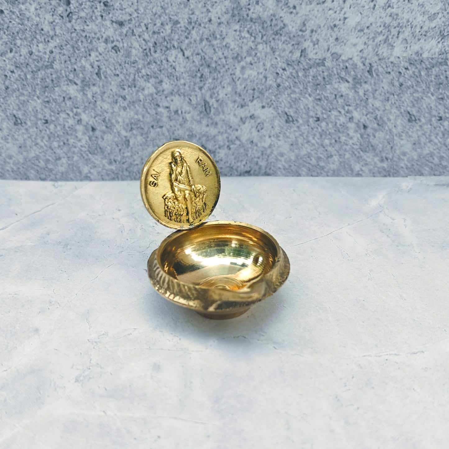 SHINDE EXPORTS Shirdi Saibaba Figure Golden Brass Diya for puja for Home Decor